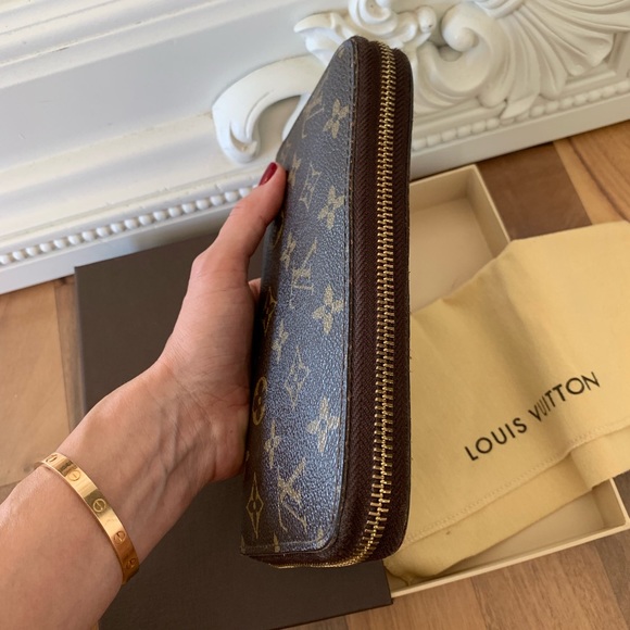 SOLD 🚫 Louis Vuitton Monogram Zipper Wallet - Picture 5 of 7